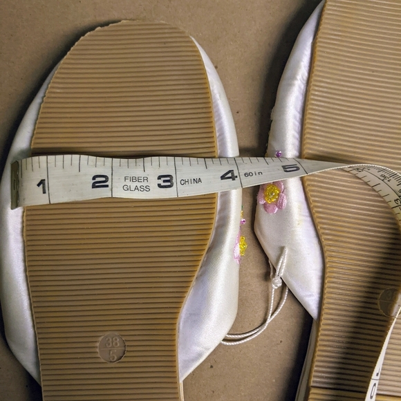 Real Vintage Floral Embroidered Silk Women's Slippers White Size EU 38 UK 5 US 7 - Picture 4 of 7